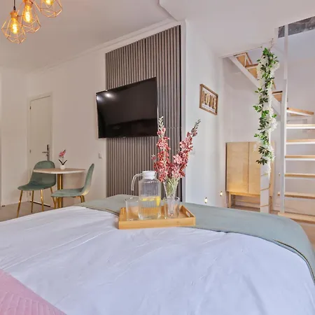 Luxer Holidays Apartment *